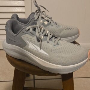 ALTRA WOMEN'S PARADIGM 8 Women's Gray and White Athletic Shoes